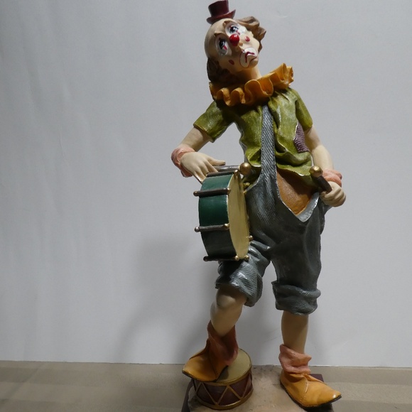 LA MARQUESITA CLOWN Musical instrument figurine